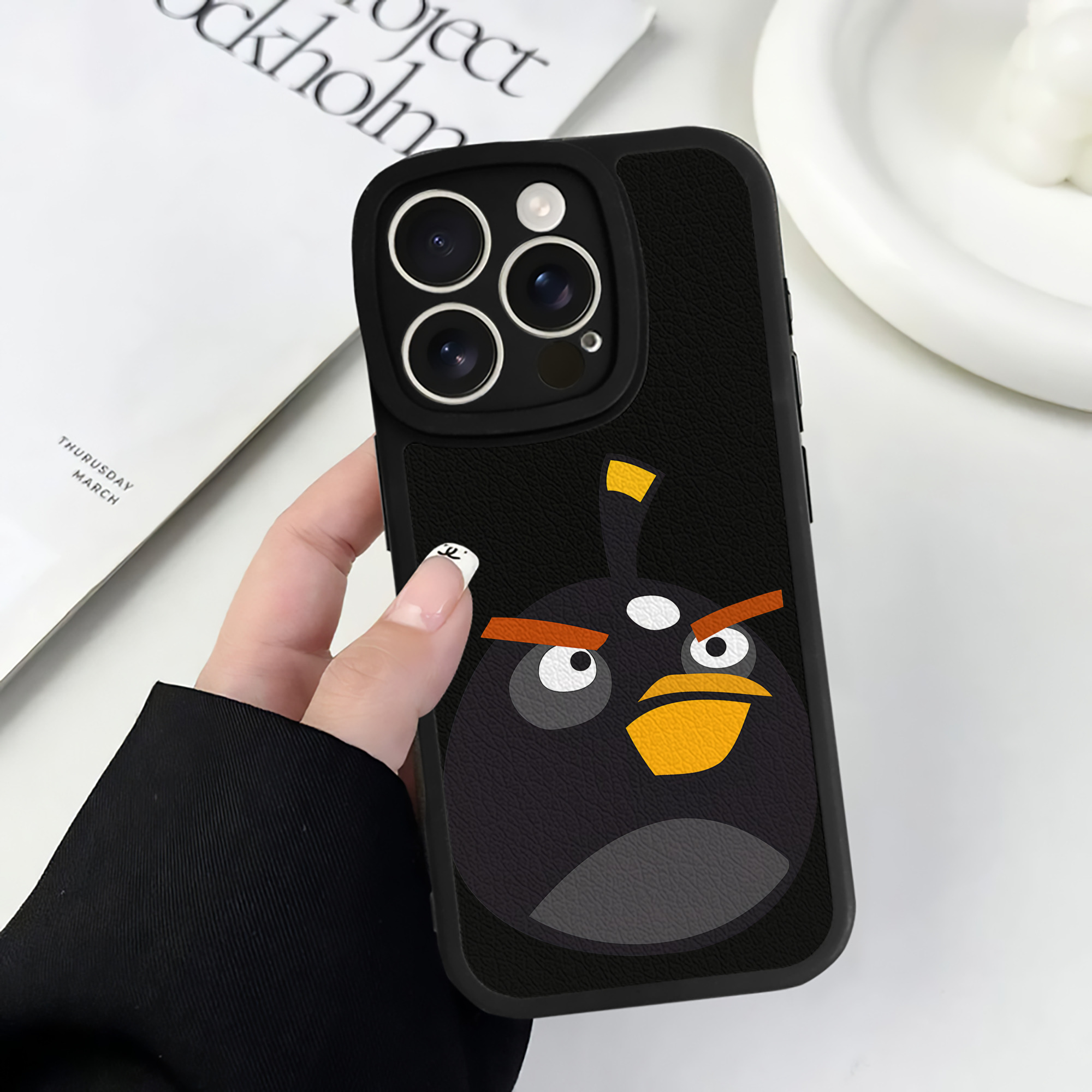 （画像用） Angry Birds アングリーバード 【iPhone 16シリーズ対応】シリコンスマホケース（レザー調） 材質：シリコン